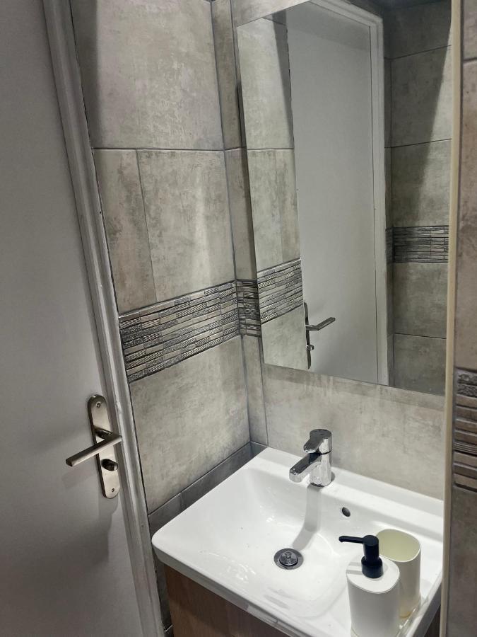Cosy Appartement Nid De Reve Обервилье Экстерьер фото